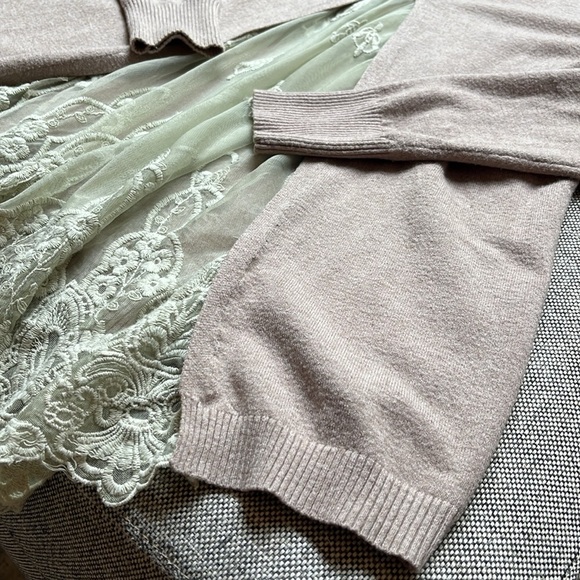 Vintage Lace Sweater with rhinestone and pearl detailing, Size: S/M - Picture 15 of 17